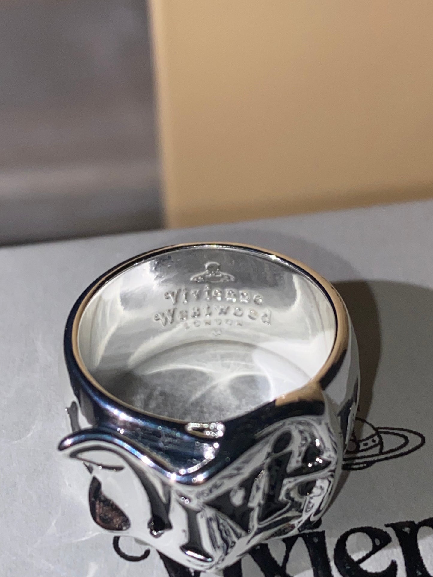 VIVIENNE WESTWOOD BELT LOGO RING